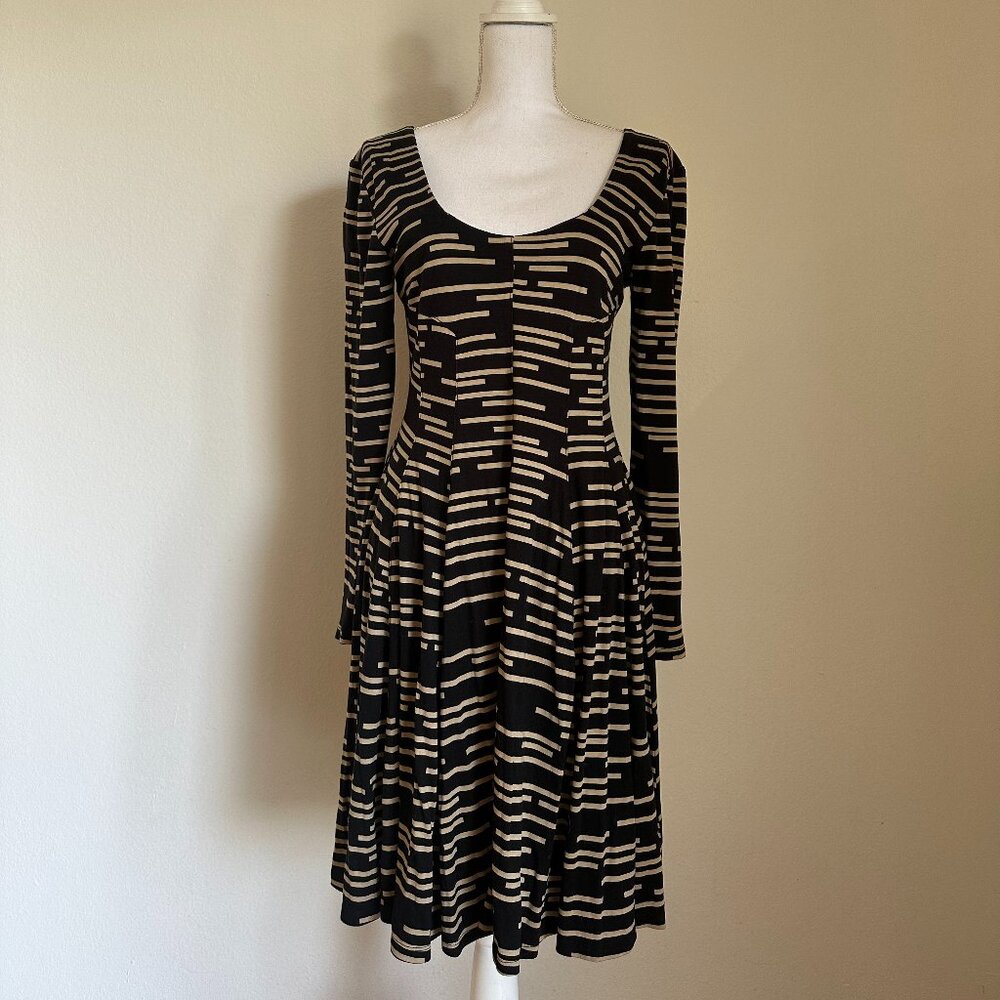 HD in Paris Black with Beige Design, Like new with Tags - Size M